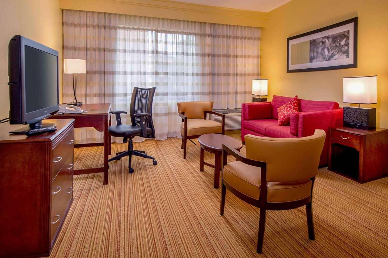 Sonesta Select Durham Research Triangle Park Hotel Exterior photo